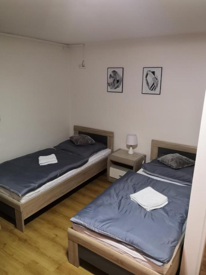 Penzion Ubytovani U Parku S Parkovistem Česká Lípa Exterior foto