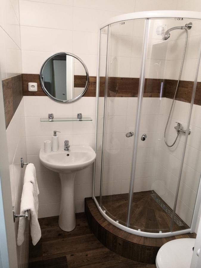 Penzion Ubytovani U Parku S Parkovistem Česká Lípa Exterior foto