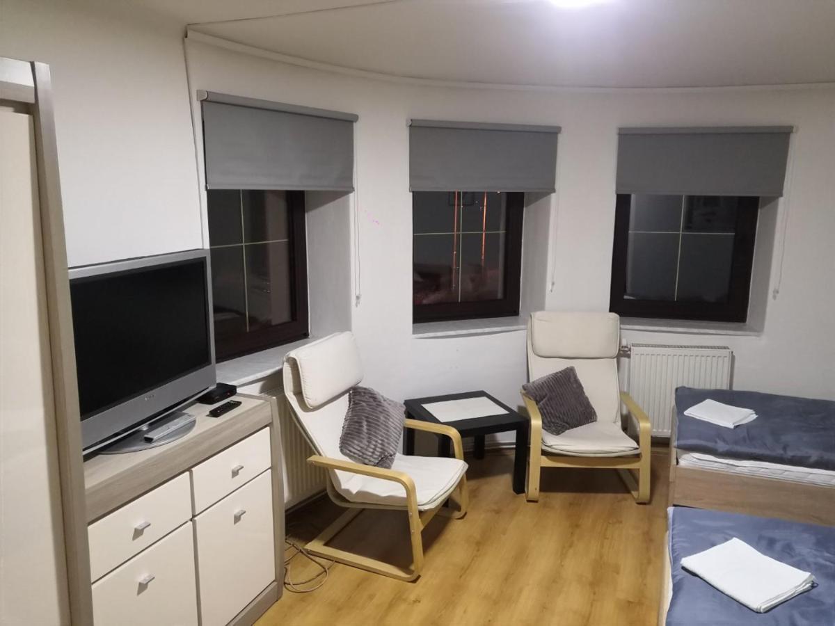 Penzion Ubytovani U Parku S Parkovistem Česká Lípa Exterior foto